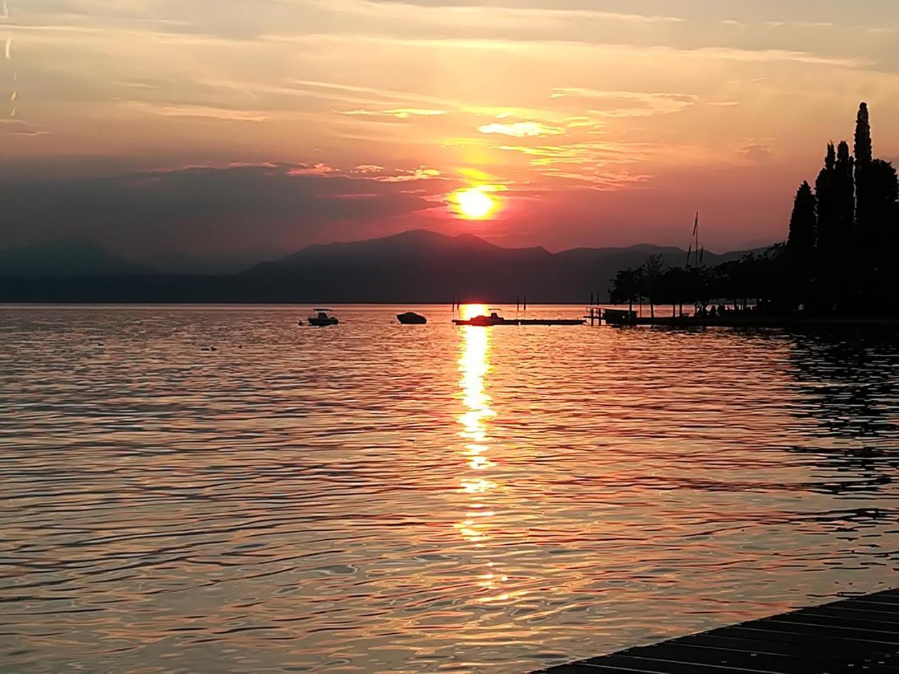 Suite Francy Panorama Bardolino Bagian luar foto
