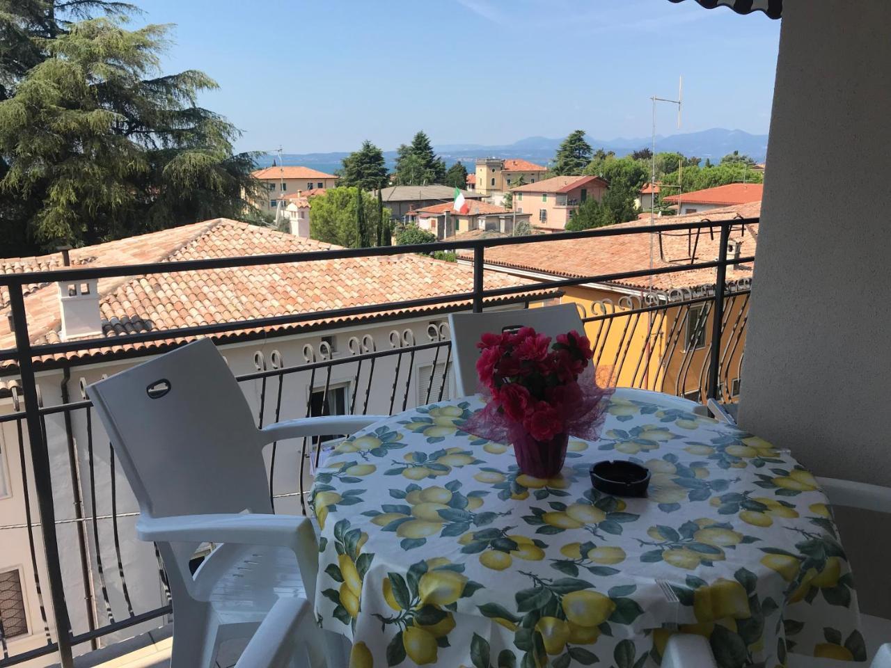 Suite Francy Panorama Bardolino Bagian luar foto